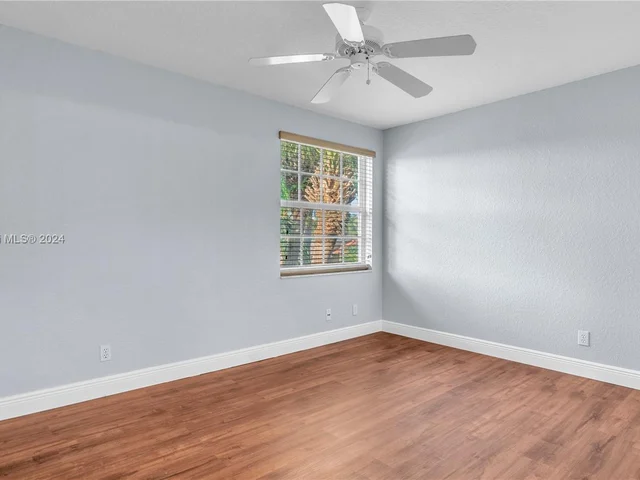 6858 NW 33rd St, Margate FL 33063