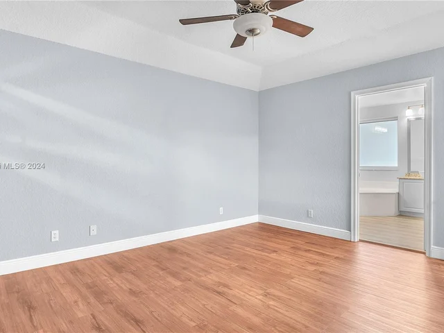 6858 NW 33rd St, Margate FL 33063