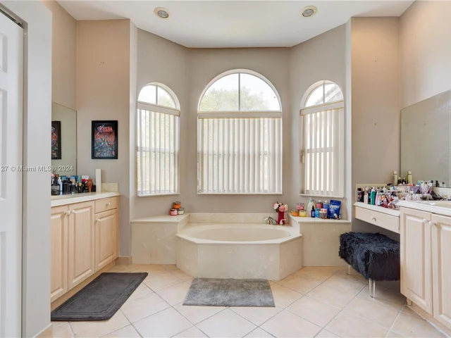 5261 SW 159th Ave, Miramar FL 33027