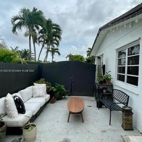 10275 SW 34th St, Miami FL 33165