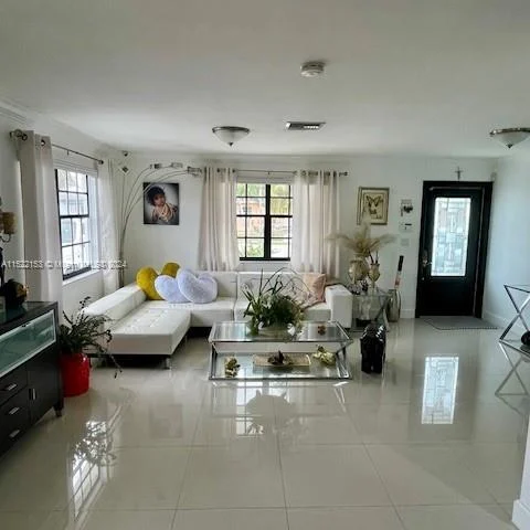 10275 SW 34th St, Miami FL 33165