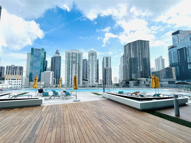 92 SW 3rd St # 506, Miami FL 33130