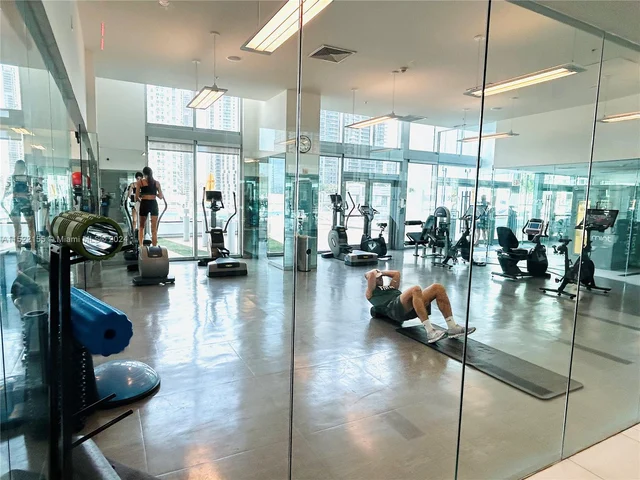 92 SW 3rd St # 506, Miami FL 33130