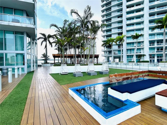 92 SW 3rd St # 506, Miami FL 33130