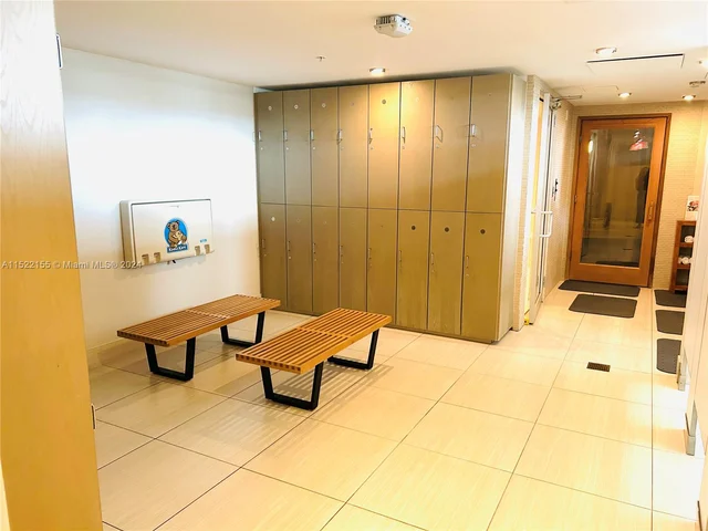 92 SW 3rd St # 506, Miami FL 33130