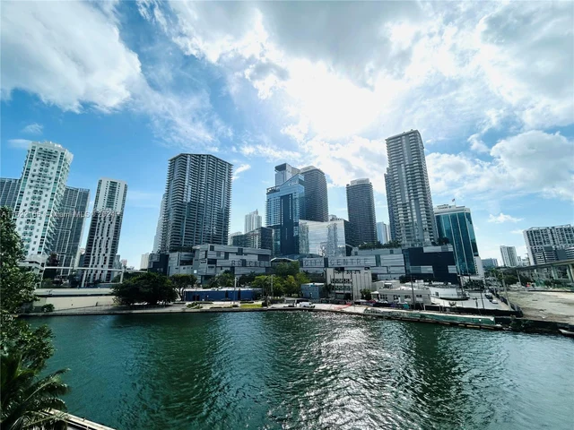 92 SW 3rd St # 506, Miami FL 33130