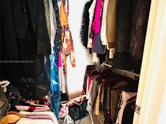 92 SW 3rd St # 506, Miami FL 33130