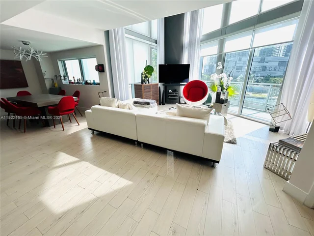 92 SW 3rd St # 506, Miami FL 33130