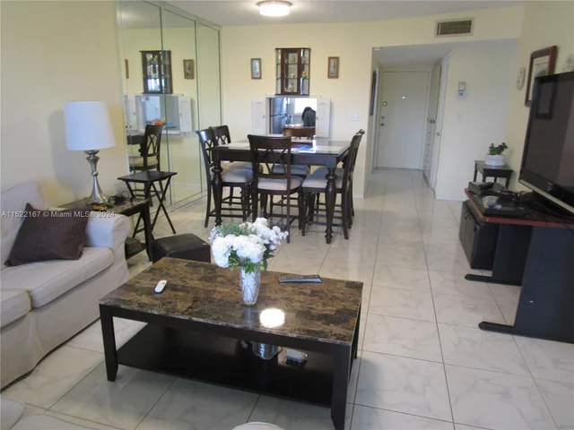 8081 N Sunrise Lakes Blvd # 311, Sunrise FL 33322