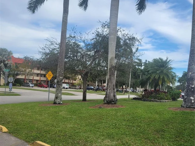 8081 N Sunrise Lakes Blvd # 311, Sunrise FL 33322