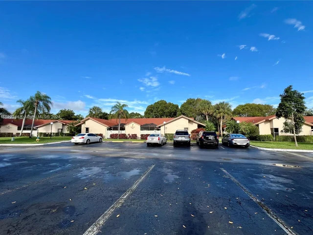 2798 S Carambola Cir S # 2798, Coconut Creek FL 33066