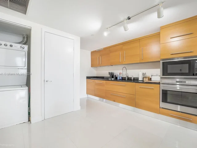 485 Brickell Ave # 2511, Miami FL 33131