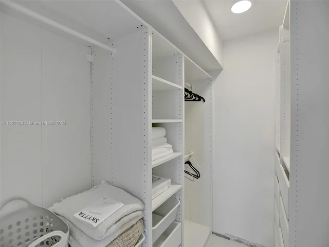 20515 E Country Club Dr # 1744, Aventura FL 33180