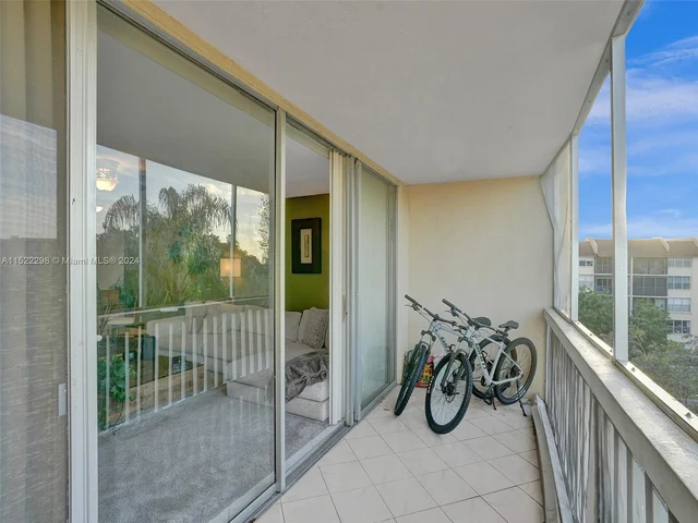 7001 Environ Blvd # 403, Lauderhill FL 33319