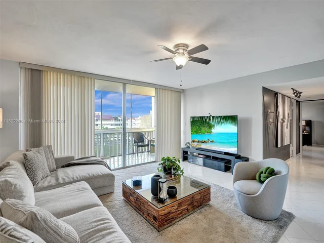 7001 Environ Blvd # 403, Lauderhill FL 33319