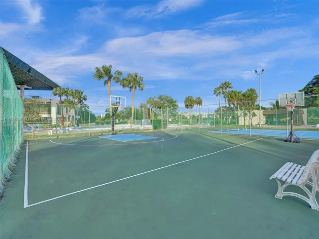 7001 Environ Blvd # 403, Lauderhill FL 33319