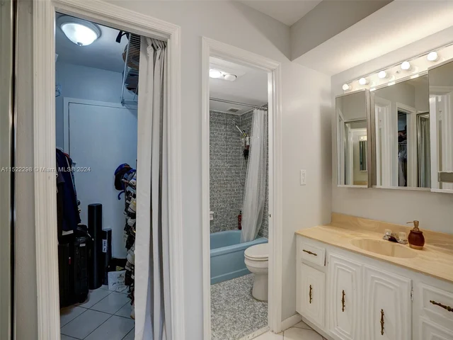 7001 Environ Blvd # 403, Lauderhill FL 33319