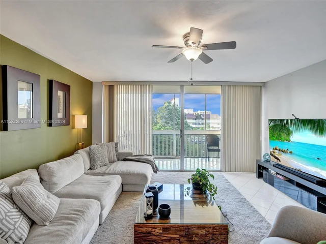 7001 Environ Blvd # 403, Lauderhill FL 33319