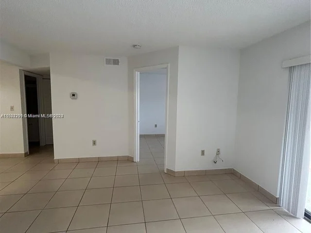 200 W Palm Cir W # 202, Pembroke Pines FL 33025