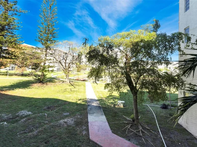 2903 Point East Dr # K207, Aventura FL 33160