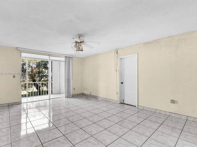 2903 Point East Dr # K207, Aventura FL 33160