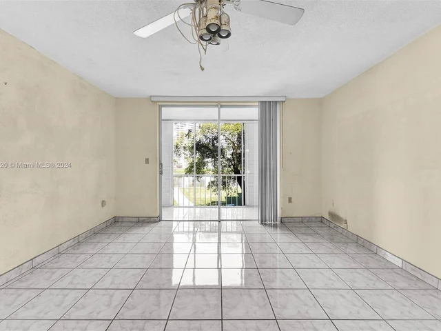 2903 Point East Dr # K207, Aventura FL 33160