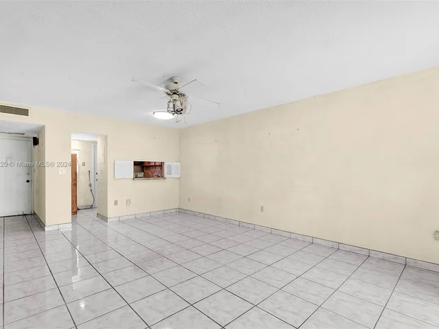 2903 Point East Dr # K207, Aventura FL 33160