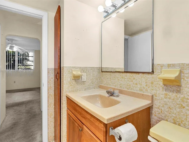 2903 Point East Dr # K207, Aventura FL 33160