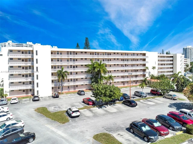 2903 Point East Dr # K207, Aventura FL 33160