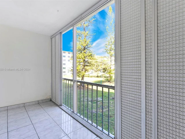 2903 Point East Dr # K207, Aventura FL 33160