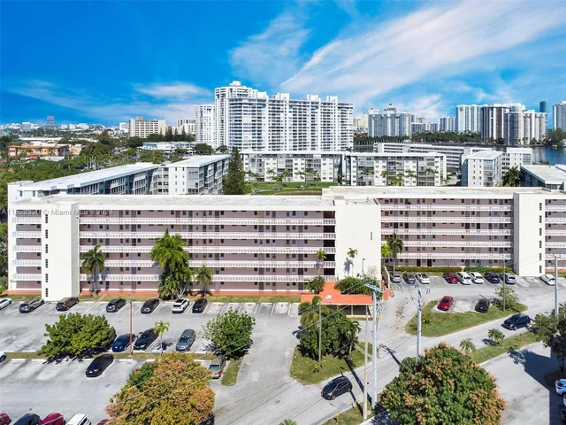 2903 Point East Dr # K207, Aventura FL 33160