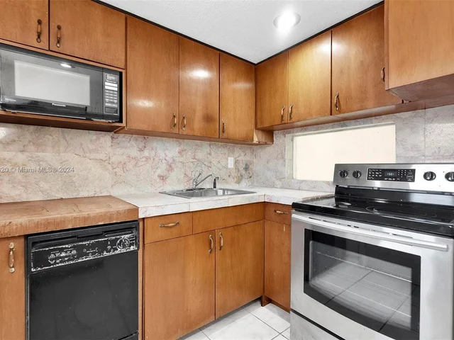 2903 Point East Dr # K207, Aventura FL 33160