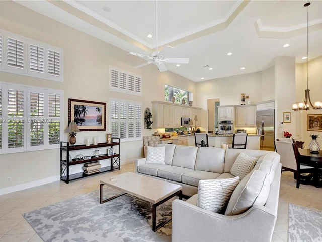 242 Montant Dr, Palm Beach Gardens FL 33410