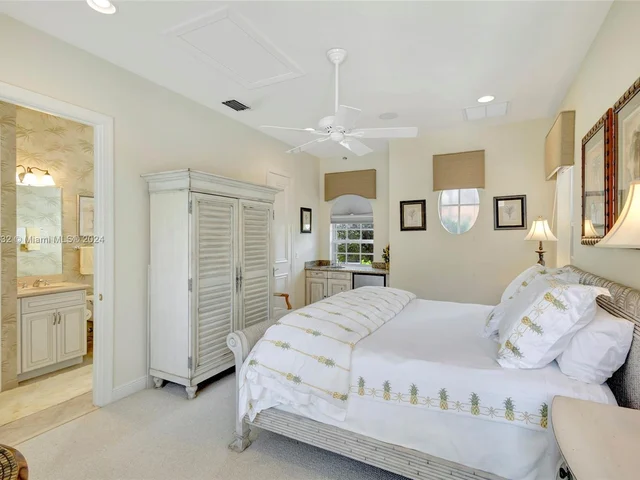 242 Montant Dr, Palm Beach Gardens FL 33410