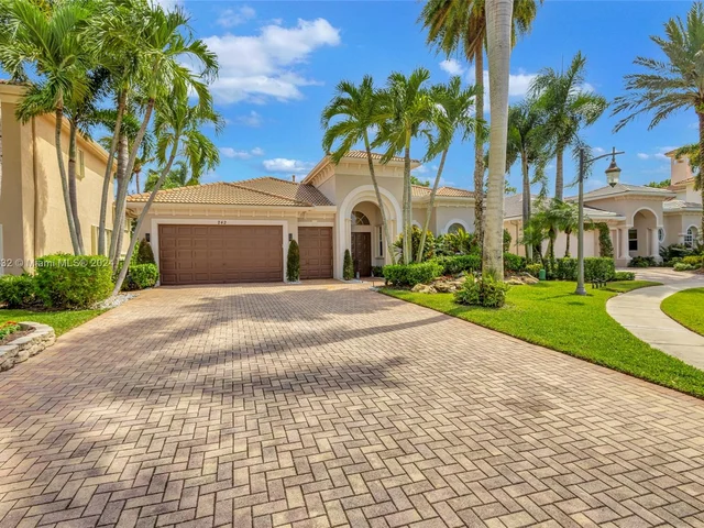 242 Montant Dr, Palm Beach Gardens FL 33410