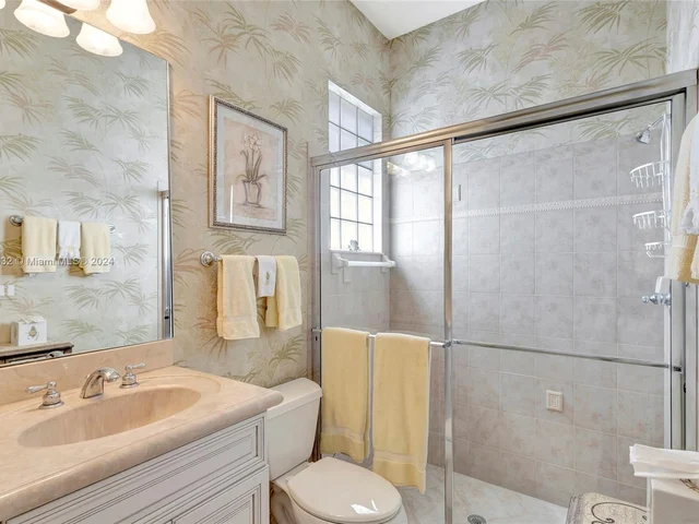 242 Montant Dr, Palm Beach Gardens FL 33410