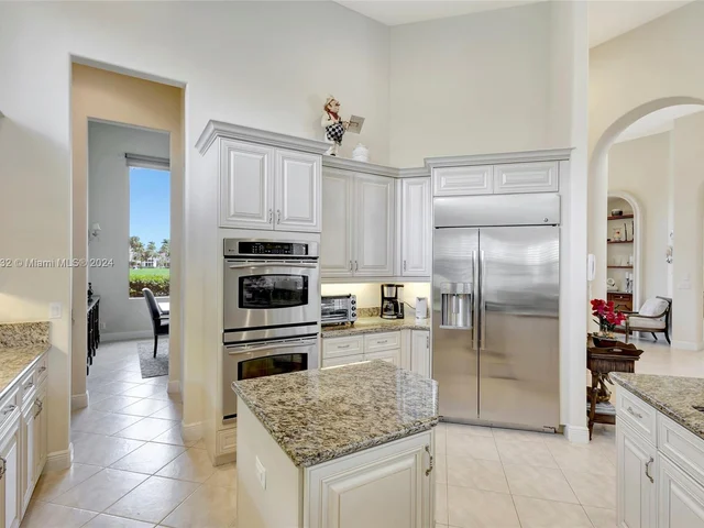 242 Montant Dr, Palm Beach Gardens FL 33410