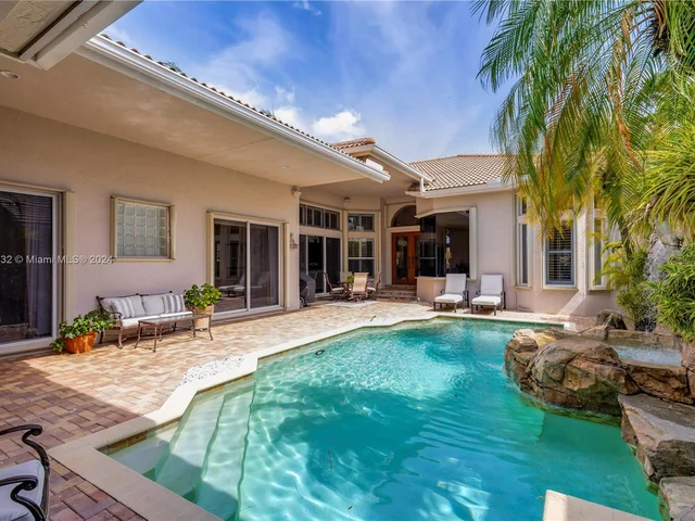 242 Montant Dr, Palm Beach Gardens FL 33410