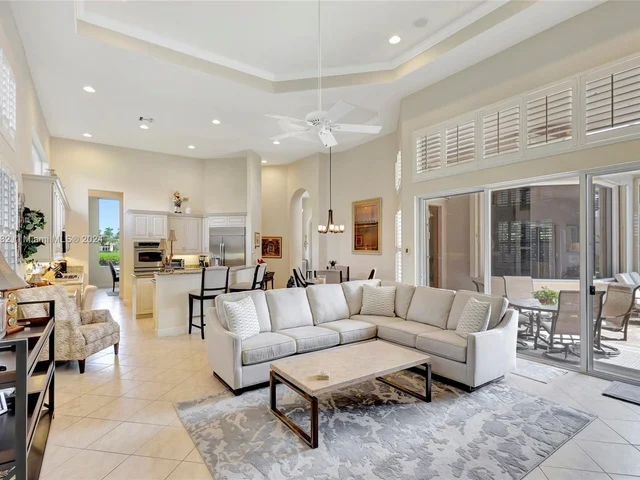 242 Montant Dr, Palm Beach Gardens FL 33410