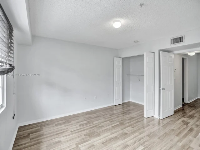 2871 NE 185th St # 203, Aventura FL 33180