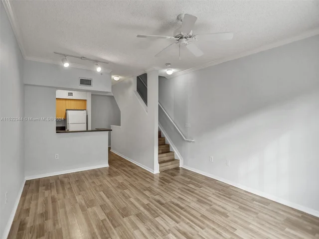 2871 NE 185th St # 203, Aventura FL 33180