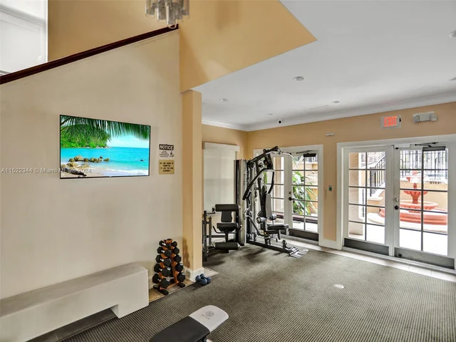 2871 NE 185th St # 203, Aventura FL 33180