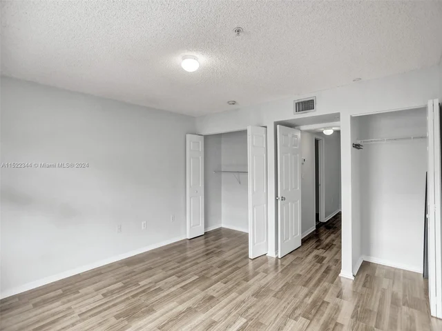 2871 NE 185th St # 203, Aventura FL 33180