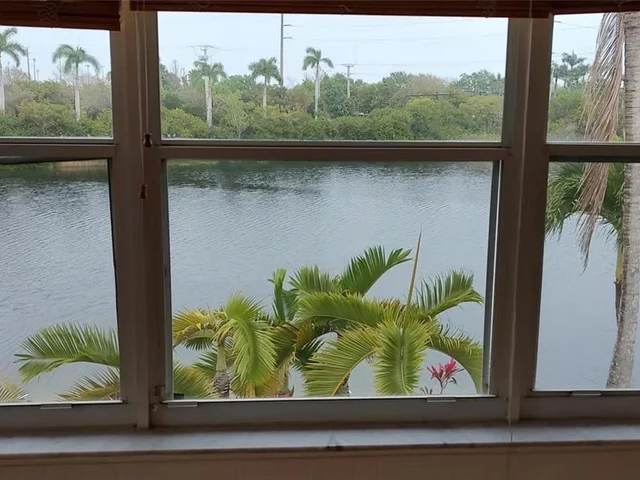 17301 SW 33rd St, Miramar FL 33029