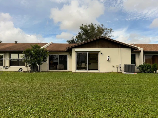 15892 Forsythia Cir, Delray Beach FL 33484