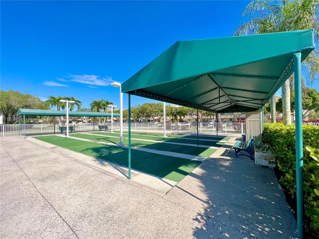 7380 N Devon Dr # 307, Tamarac FL 33321