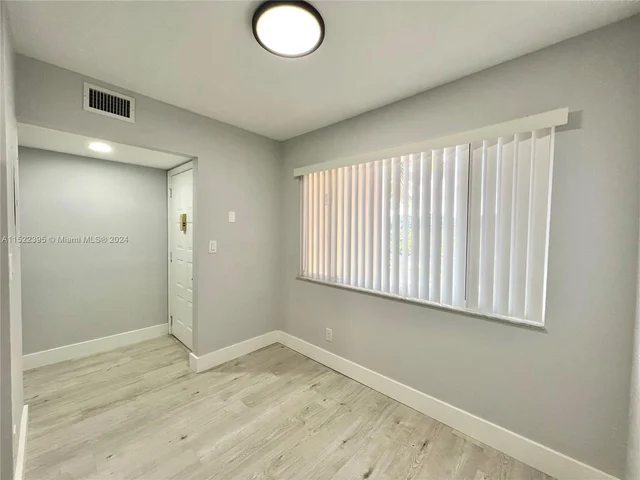 7380 N Devon Dr # 307, Tamarac FL 33321