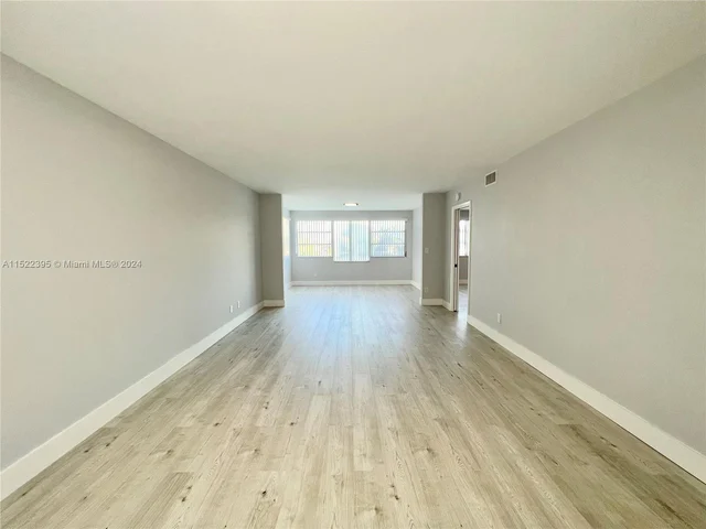 7380 N Devon Dr # 307, Tamarac FL 33321