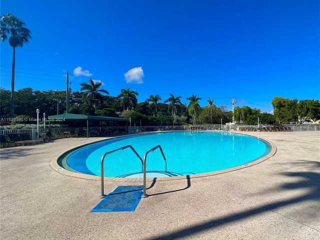 7380 N Devon Dr # 307, Tamarac FL 33321