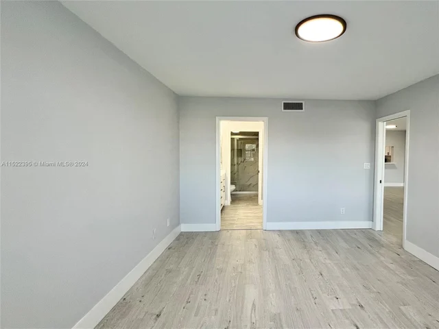 7380 N Devon Dr # 307, Tamarac FL 33321